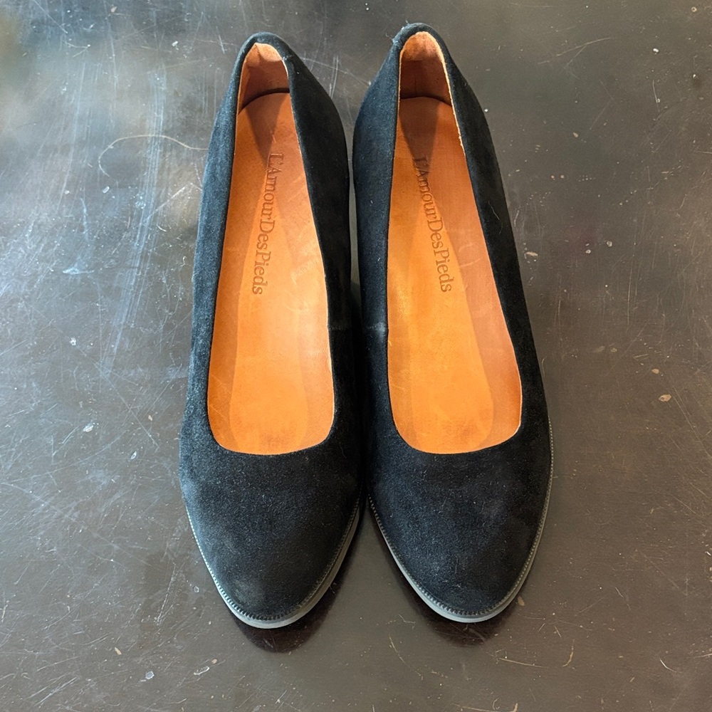 L'Amour Des Pieds Jolanda Black Suede Comfort Pumps